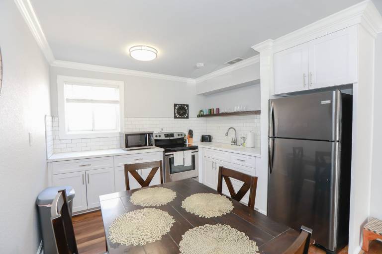 Sojourn Near Beach 2 BR 2 BA at Beach Cottages — photo 5