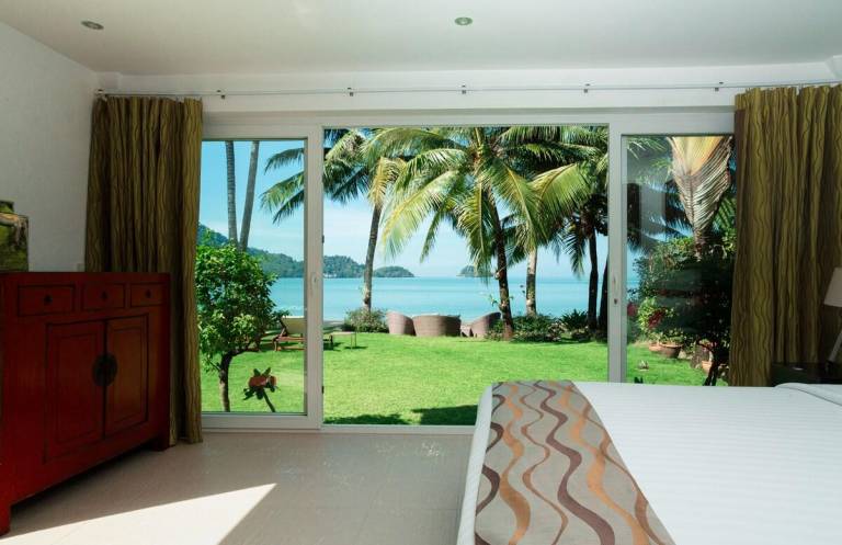 Beachfront 5-bedroom Villa - by KohChangVillas — photo 2