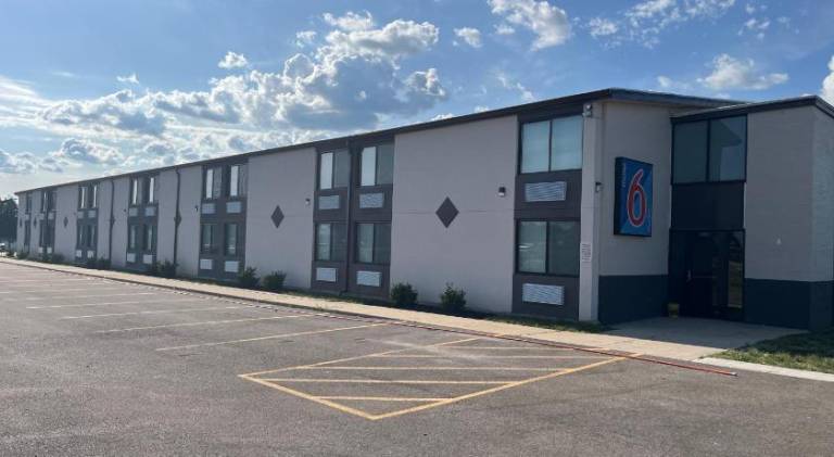 Motel 6 Rockford, IL – RFD Airport — photo 2