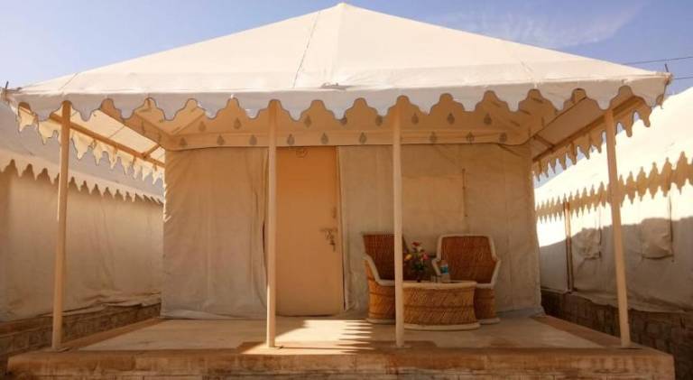 Tent with patio — photo 5