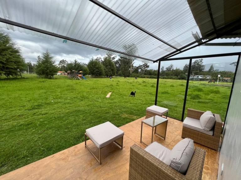 Bungalow with barbeque & yard — photo 4