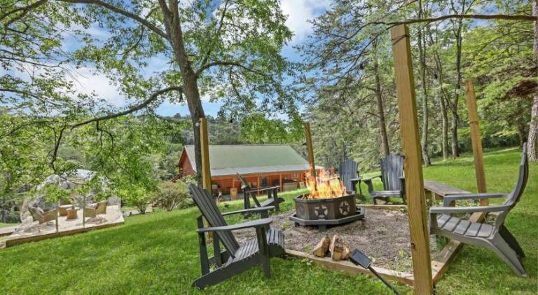 Vacation home with sauna & hot tub in Logan, OH
