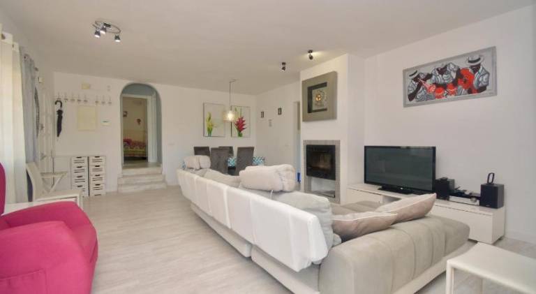 Rental apartment with pool — photo 2