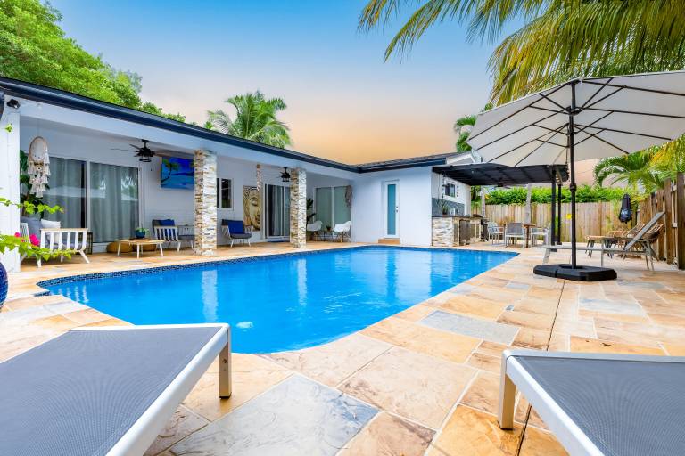 House Aventura