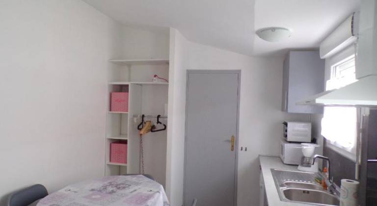 Rental apartment with 1 room for 4 persons in Montreuil