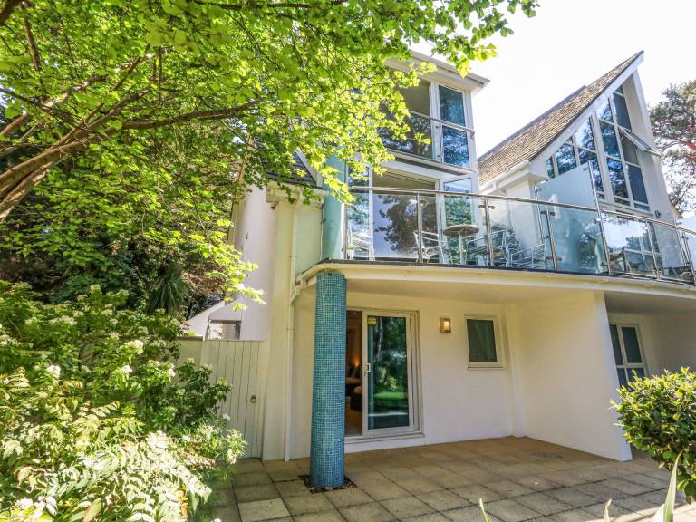 Cottage Sandbanks