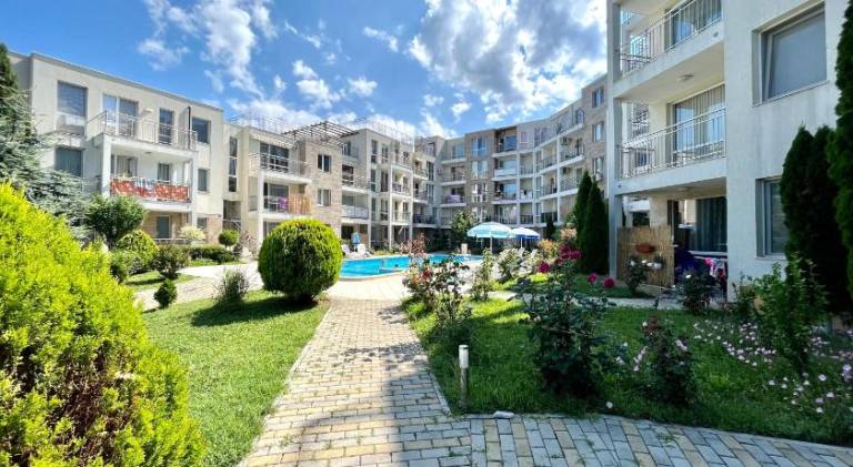 Apartment with private pool, patio & garden | Beach nearby | Pet-friendly — photo 2