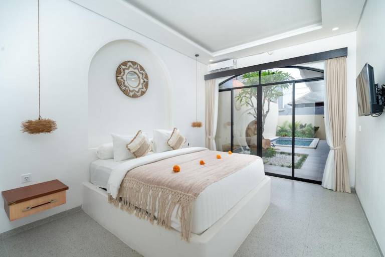 House with pool & terrace | Pet-friendly — photo 2