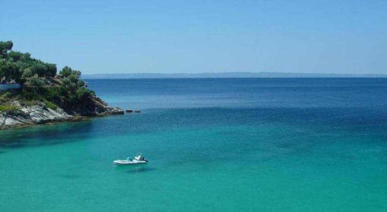 Pleasant apartment with BBQ, garden & terrace | Close to the beach | Pets are welcome in Sithonia
