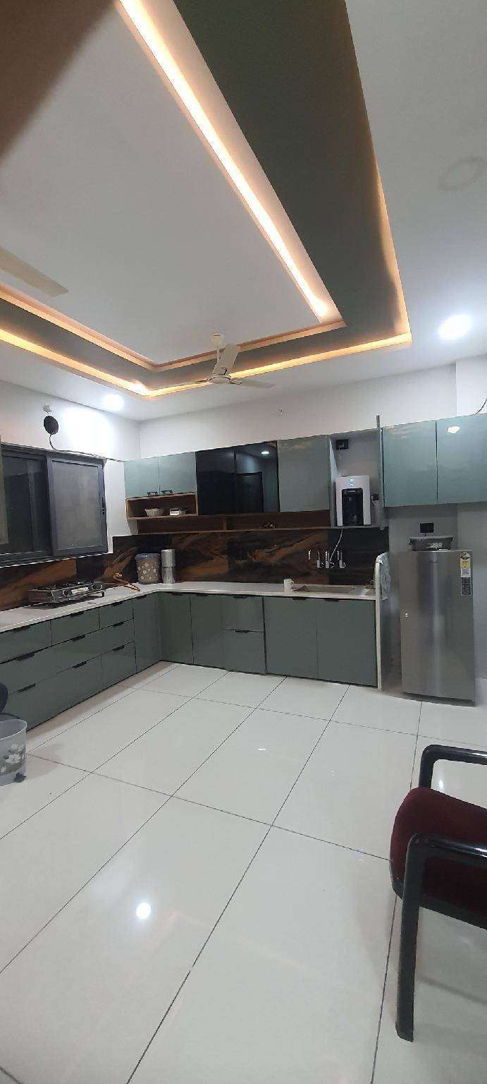 House with 2 rooms for 7 persons in Indore