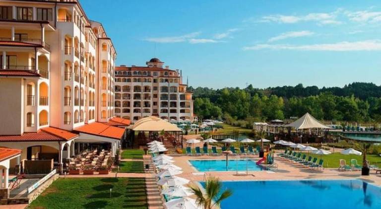 Holiday apartment with sauna, yard & private pool in Obzor