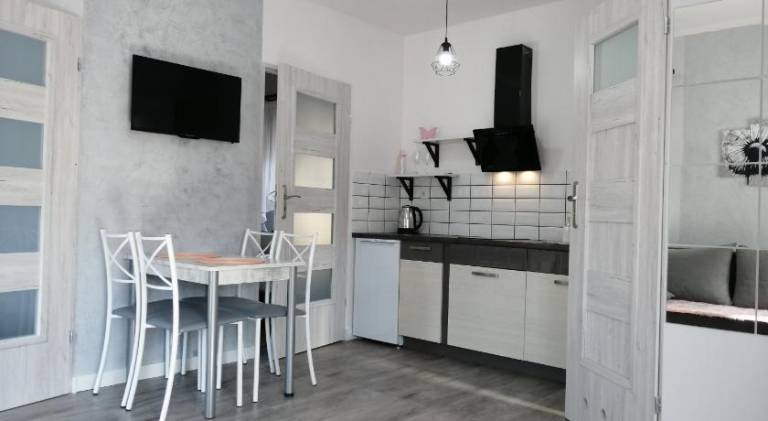 Vacation home with terrace, barbecue & garden — photo 3
