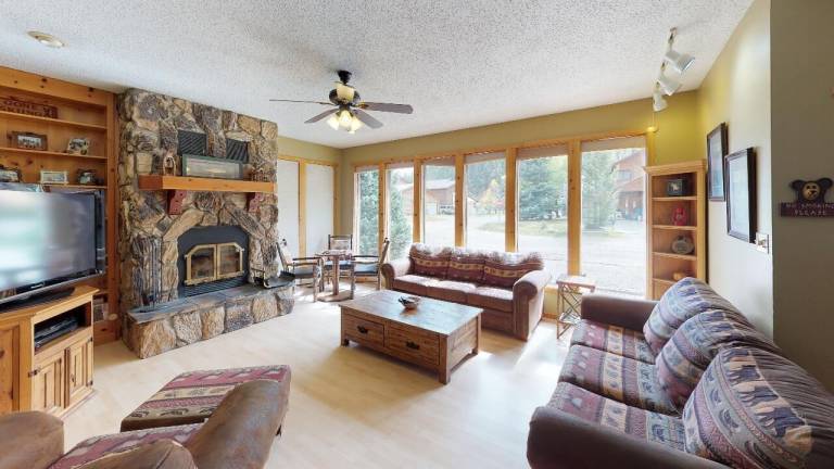 Cabin Red River