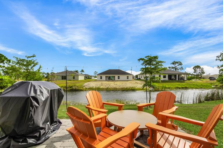 Canal-Front Fun! Fish & Relax in Cape Coral in Cape Coral, FL