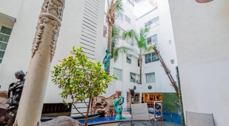 Serviced apartment with pool & patio — photo 4