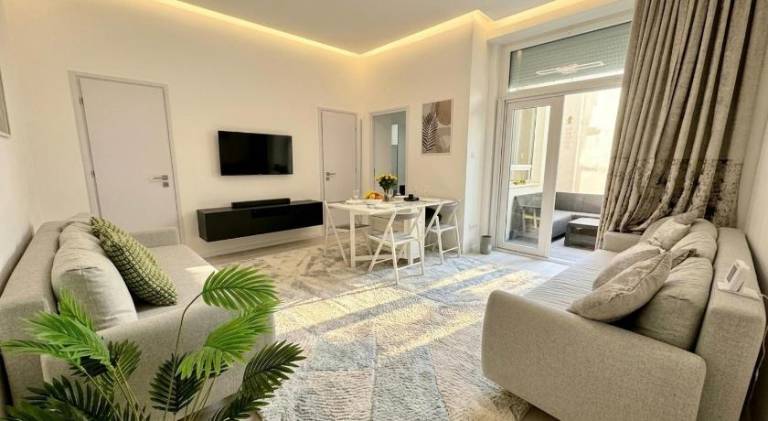 Fully equipped big holiday apartment with terrace & yard | Suitable for remote work | Pets allowed — photo 2
