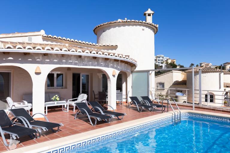 Fully equipped pleasant villa with patio, private pool & yard | Beach view | Pets are welcome — photo 5