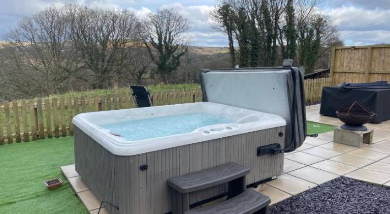 Vacation home with jacuzzi | Pet-friendly — photo 2