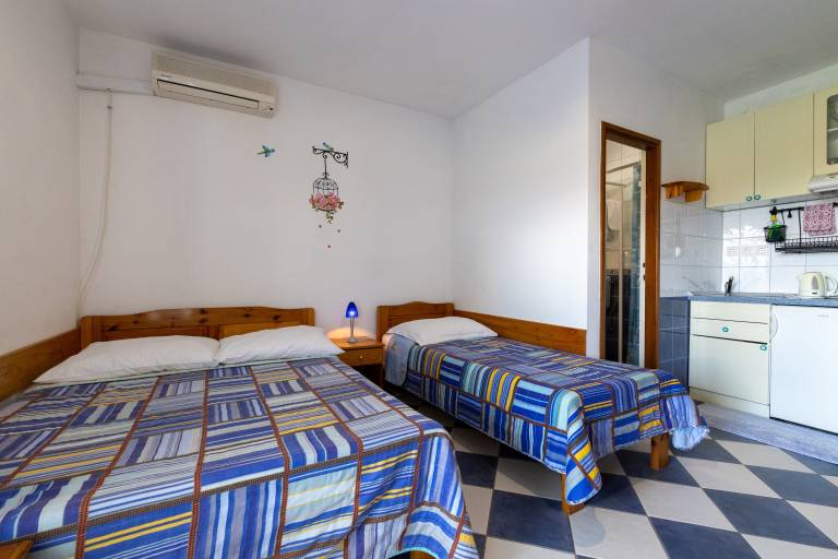 Studio flat with terrace Sućuraj, Hvar (AS-6852-e) — photo 5