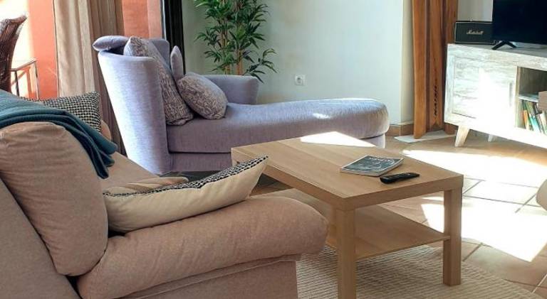 Fully equipped charming rental apartment with garden, terrace & private pool | Beach nearby | Perfect for remote work | Pet-friendly — photo 2