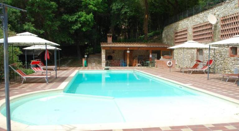 Farm with yard, barbecue & pool | Pets allowed in Gambassi Terme