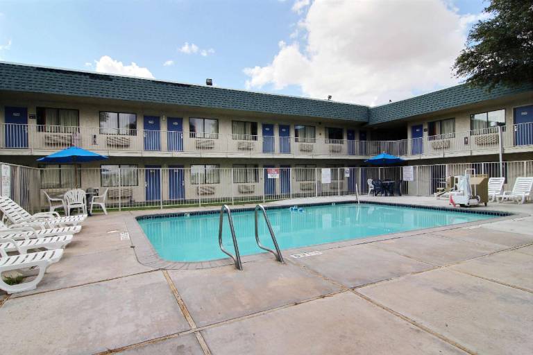 Motel 6 Fort Stockton, TX in Pecos, TX