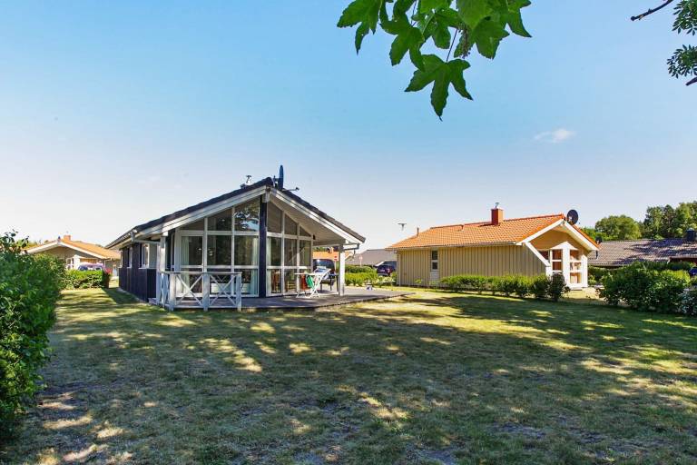 House with hot tub, garden & sauna — photo 3