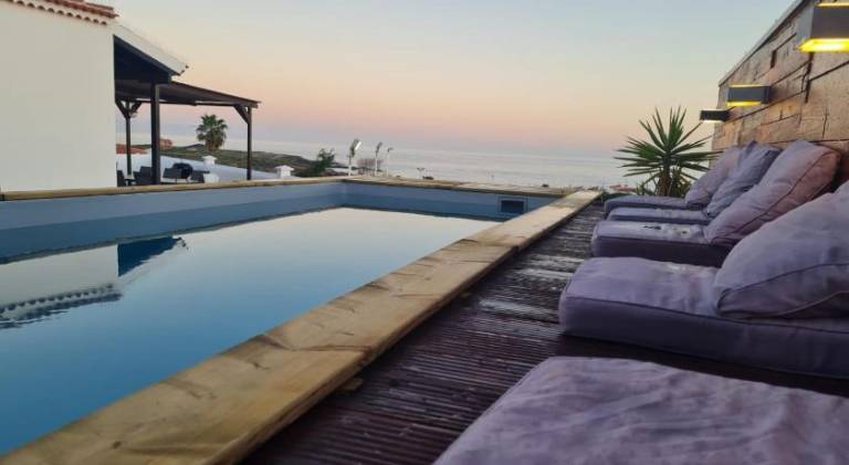 Fully equipped spacious villa with garden, pool & patio | Next to the beach | Pets allowed in Santa Cruz de Tenerife