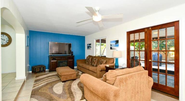 House with pool | Pets allowed — photo 2