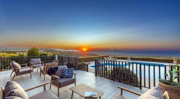 Villa with hot tub & pool in Hersonissos