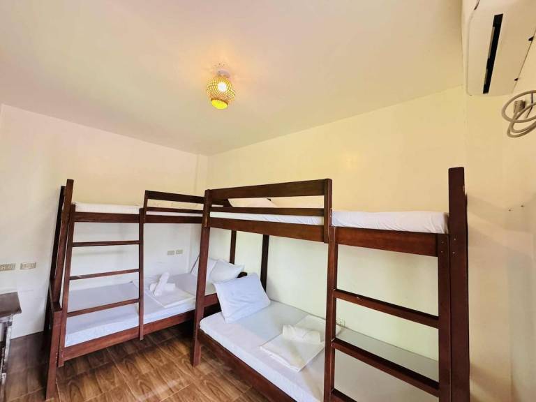 House with 1 room for 5 persons in General Luna