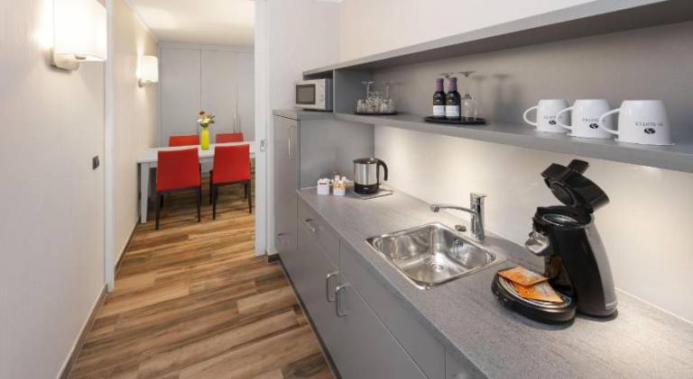 SI-SUITES — photo 5