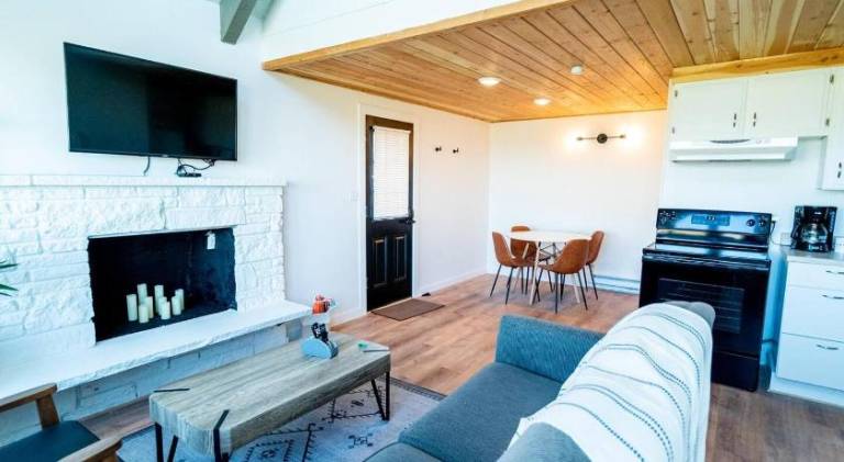 Charming chalet with terrace | Close to the beach | Pets allowed in Ocean Shores, WA