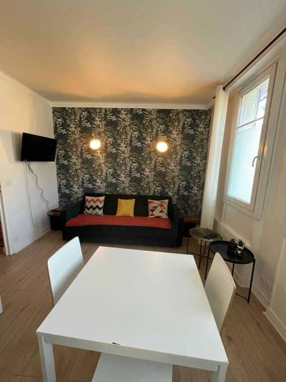 Apartment with fast internet in Vanves