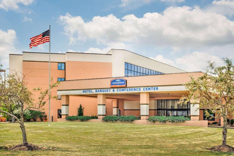 Howard Johnson by Wyndham Lima in Lima, OH