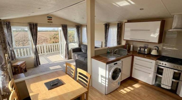 Rental apartment with pool | Beach nearby | Pets are welcome in Great Yarmouth