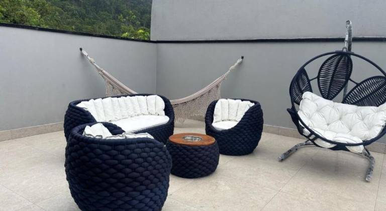 Ample vacation home with pool | Pets are welcome — photo 5
