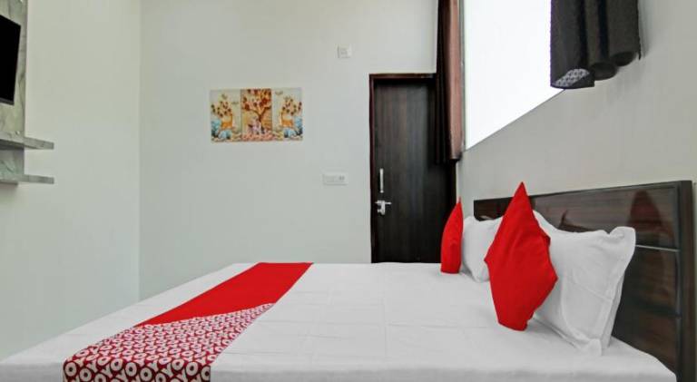 Bed and breakfast  Jain Colony