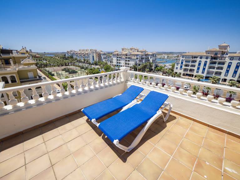 Fully equipped ample rental apartment with patio, yard & pool | Close to the beach | Dogs allowed — photo 2