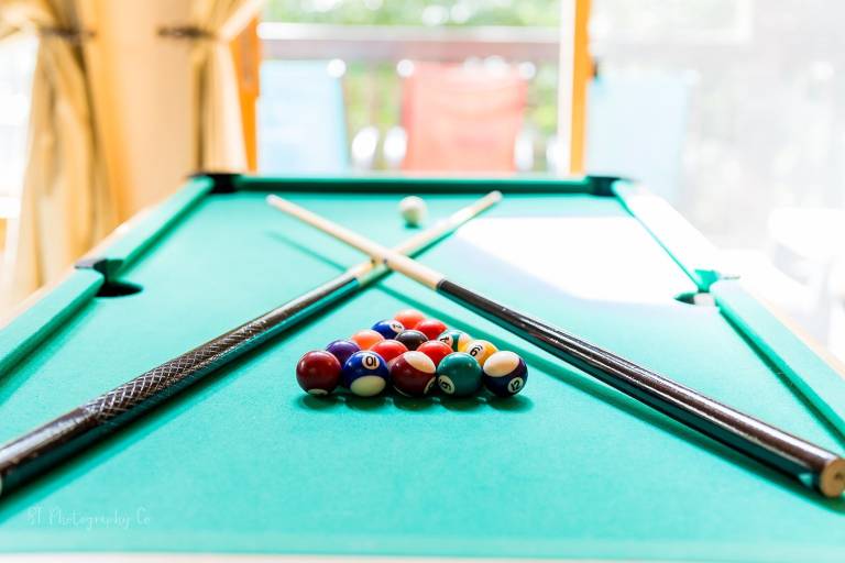 3 Bears: Pet Friendly, Free Tix, Hot Tub, Foosball, Pool Table & Pool Access — photo 3