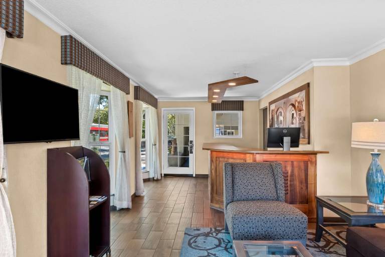 Best Western University Lodge — photo 2
