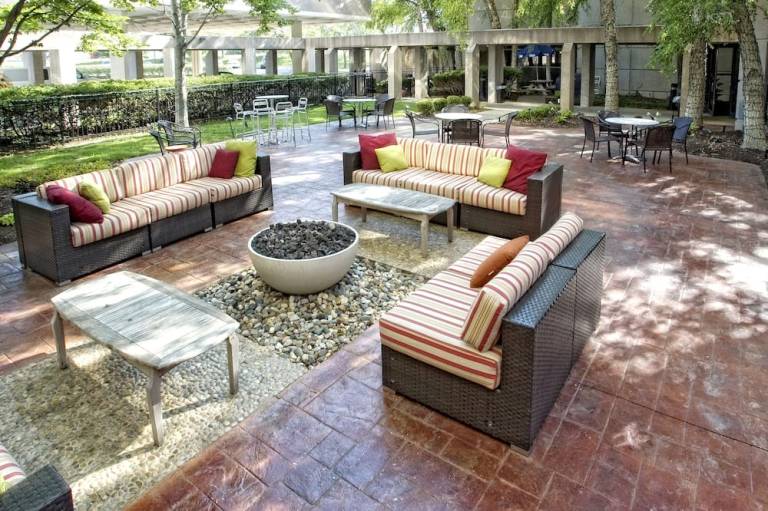 DoubleTree by Hilton Kansas City Overland Park