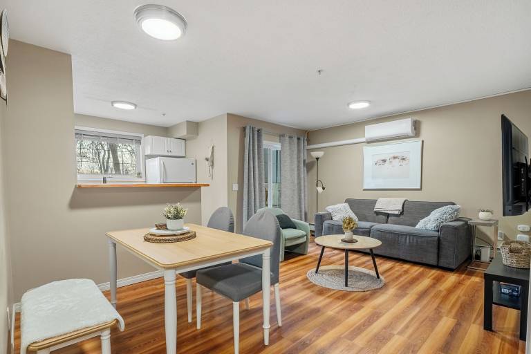 Condo  Radisson Heights - Albert Park
