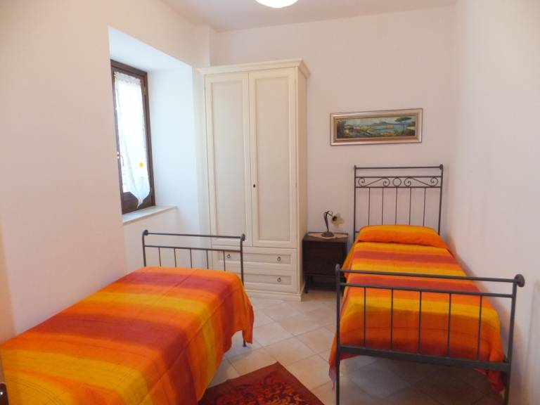Children-friendly rental apartment with patio & yard | Pet-friendly — photo 5