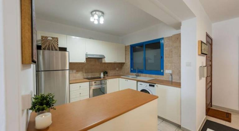 Beachfront Mediterranean Escape 3bd Sea View Apartment — photo 5
