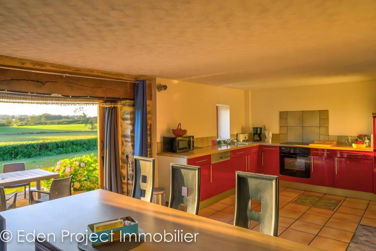 Fully equipped cottage with garden, fast internet & pool | Garden view | Pets allowed — photo 4