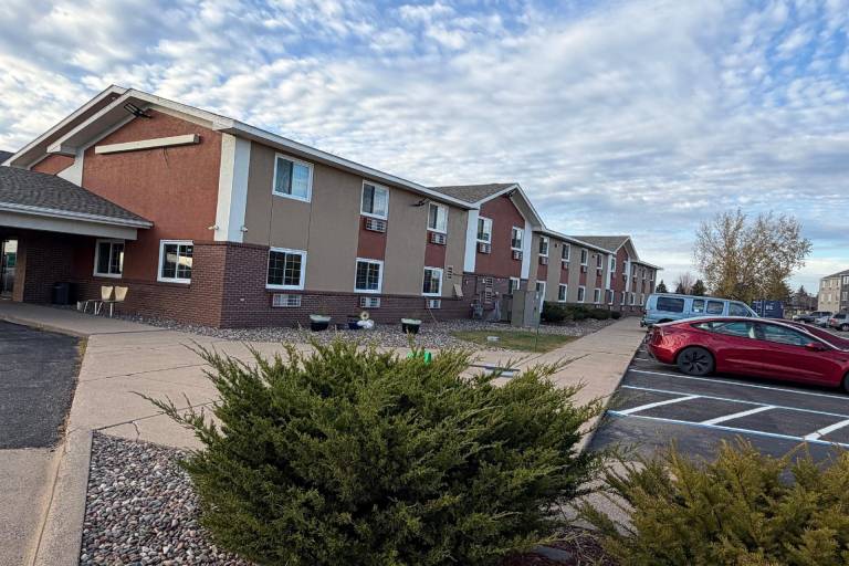 Coratel Inn and Suites By Jasper Stillwater — photo 5