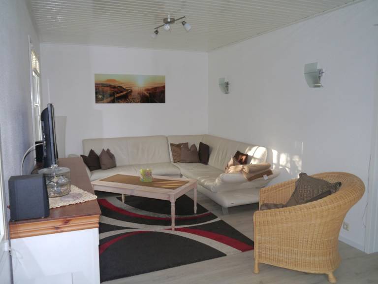 Vacation home with yard, BBQ & terrace — photo 5