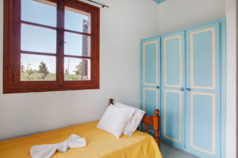 Studio Apartment "Areti Orfeas Budget Studio" near Beach with Balcony & Wi-Fi — photo 5