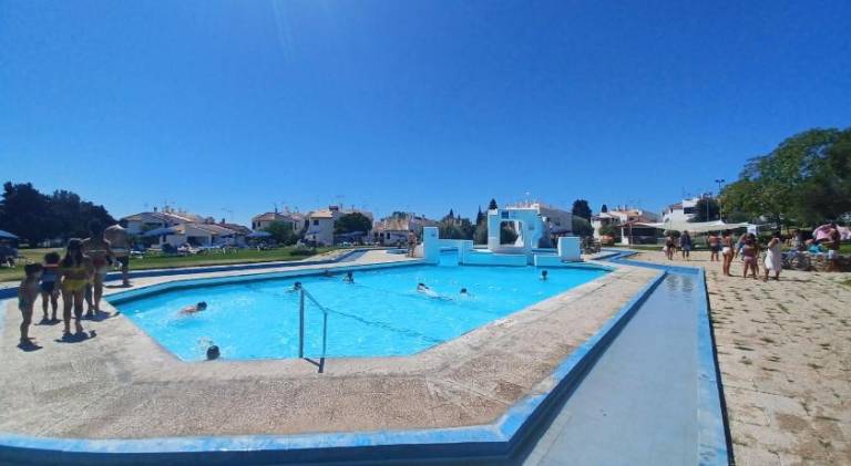 Villa with private pool, yard & barbecue | Pets allowed in Tavira